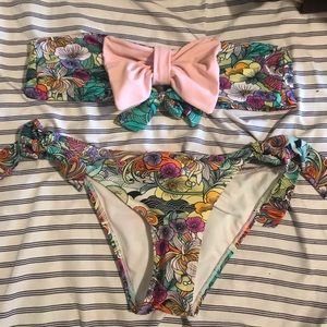 Size med swimsuit set